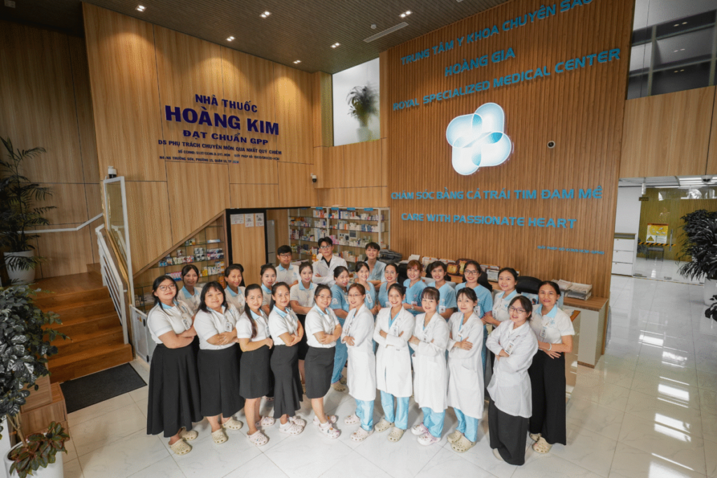 Đội ngũ Y Khoa Hoàng Gia
